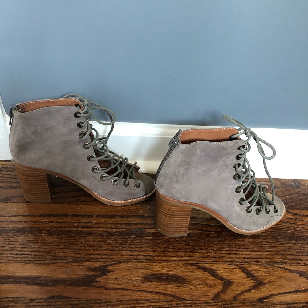 Jeffrey Campbell Suede Cors Size 5 Sandals Lace - image 5